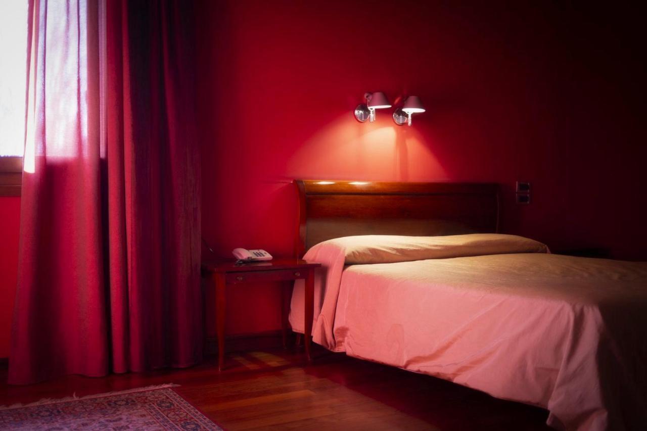 Hotel Due Platani Cornedo Vicentino ภายนอก รูปภาพ