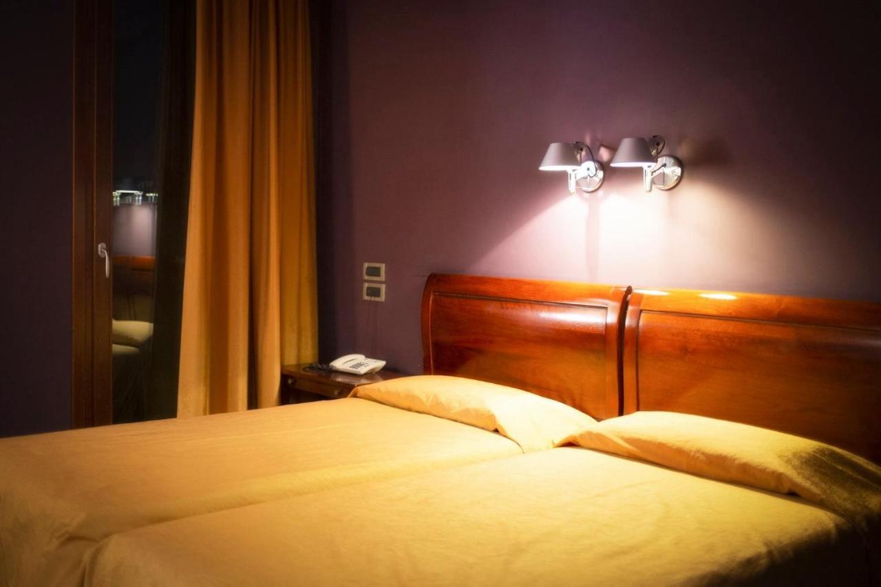 Hotel Due Platani Cornedo Vicentino ภายนอก รูปภาพ