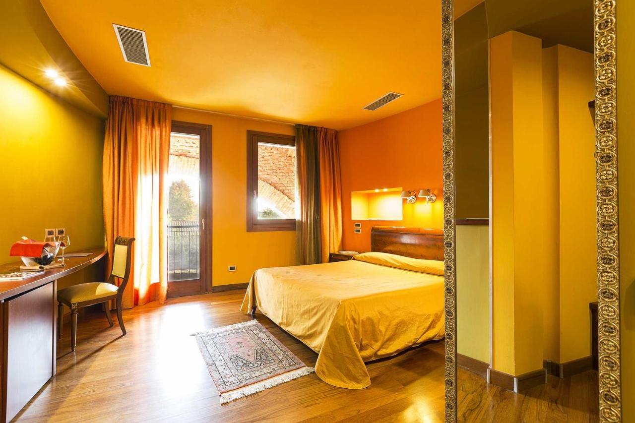 Hotel Due Platani Cornedo Vicentino ภายนอก รูปภาพ